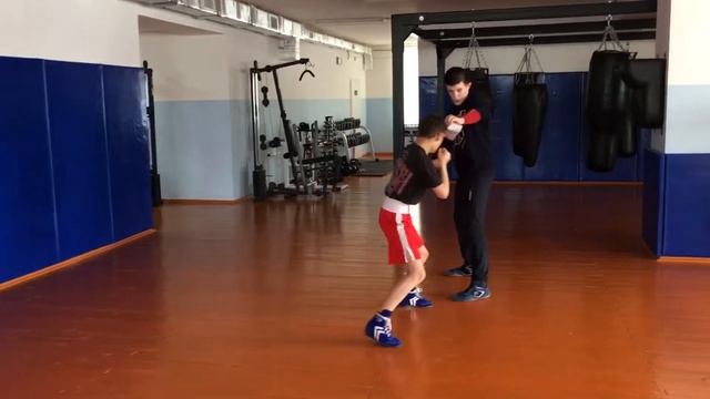 Тренировка по боксу нанесение точных ударов чувство дистанции