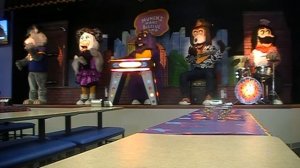 Chuck E Cheese Lowell - January 2013 Segment 5 (Everybody Wants To Rule The World)