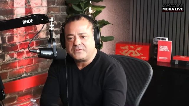 Resilience in the Face of Cancer: A Family's Journey of Hope and Entrepreneurship : Zenaida Carrasc смотреть онлайн