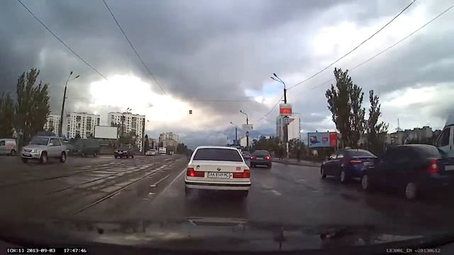 Livue LB 300 L видеорегистратор обзор вечернее время, пасмурно смотреть онлайн