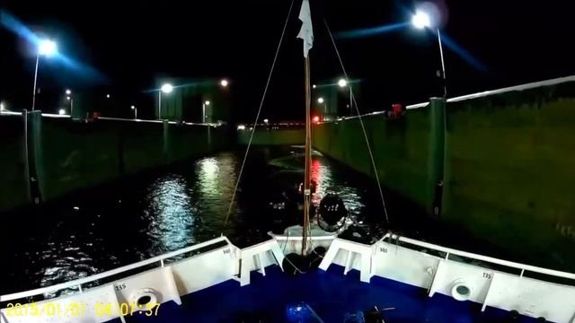 Шлюзование в Нижнекамском шлюзе. Timelapse