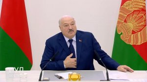 "Выкобенивались, как могли" - Лукашенко о делегации Зеленского на переговорах