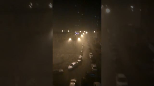 Грозовой фронт над Москвой, с сильнейшим ливнем и сумасшедшим ветром. смотреть онлайн