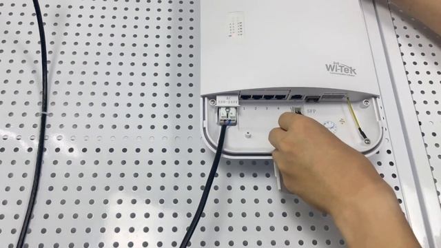 Outdoor Waterproof PoE Switch