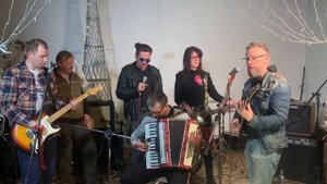 Наша новогодняя самодеятельность. 
 Москва, Шаболовка, декабрь 2024 г.