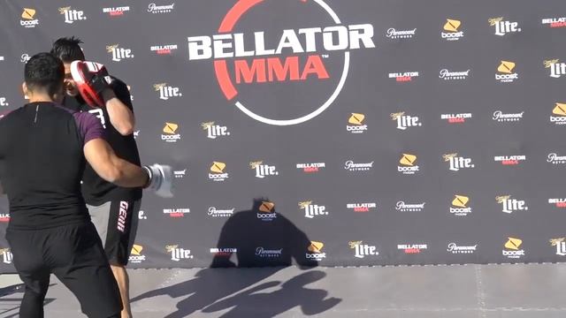 Aaron Pico Vs Henry Corrales How Killed The Mitts Better ? EsNews Boxing смотреть онлайн