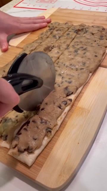 Cookie cinnamon rolls #shorts #food #cooking смотреть онлайн