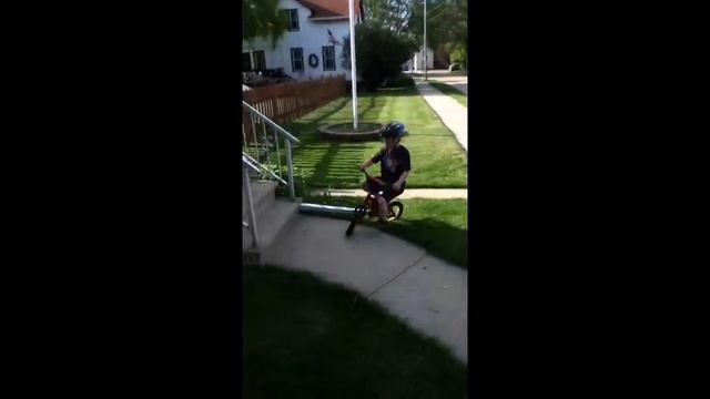 Henry & Lucy learning to ride a bike 1 смотреть онлайн