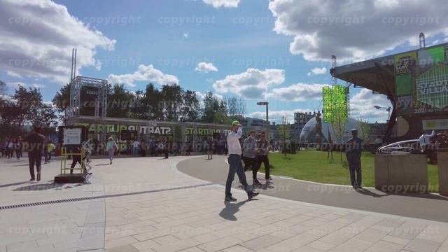 Open air business event in park with people смотреть онлайн