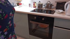 Пирог за 5 мин. с ягодами. Очень вкусно и быстро.