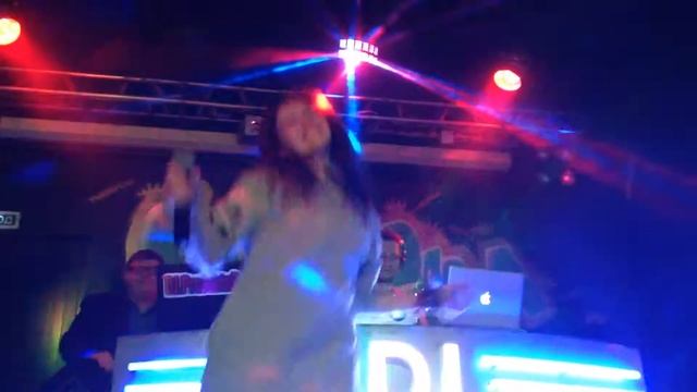 К нам в город приезжала Полина Гренц)))😍 смотреть онлайн