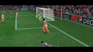 удар ножницами в FC 24