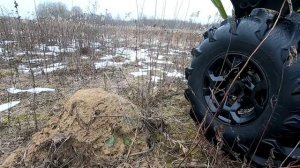 Зимние покатушки. Будьте осторожны на полях высокие промерзшие кочки