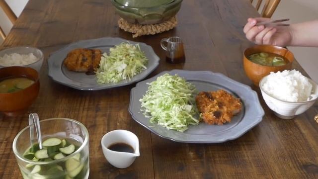 재택근무하는 날의 이틀간의 점심식사. 돈가츠 런치. 가츠니(끓인 돈가츠)와 가츠동(돈가츠 덮밥) смотреть онлайн