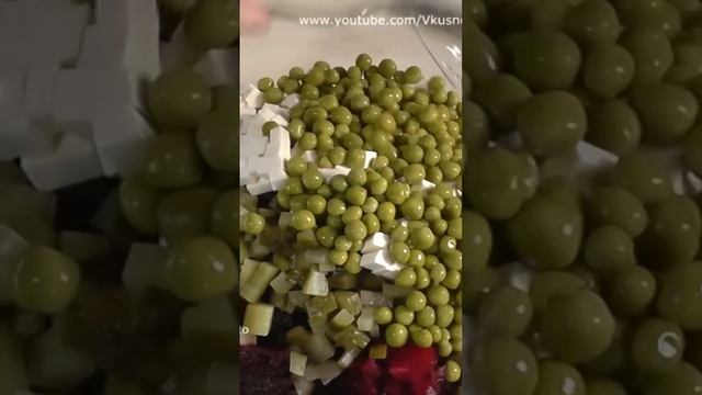 САЛАТ БЮДЖЕТНЫЙ ИЗ СВЕКЛЫ 🥗 / Beet Salad For Every Day #рецепт #shortvideo  #рецепты #shorts