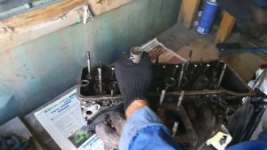 Как быстро рассухарить клапана свечным ключом на ваз.
