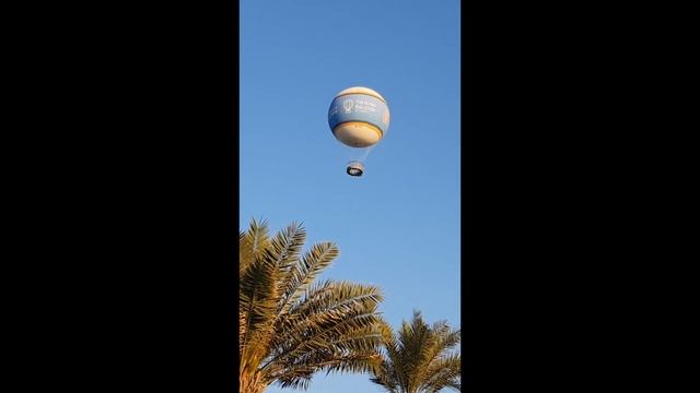 Воздушный шар над отелем Атлантис #shorts смотреть онлайн