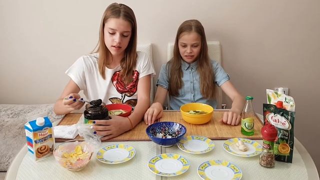 Смузи челлендж! ШОК!!! Газировка, сырые пельмени, кетчуп...🤢 смотреть онлайн