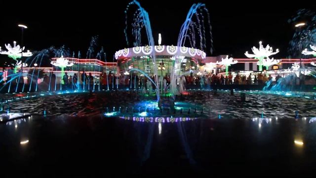 Шарм эль Шейх. Поющие фонтаны на площади Сохо смотреть онлайн