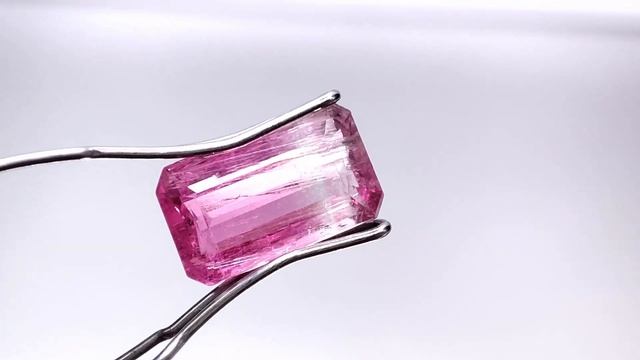 2.27 ct. Турмалин полихромный октагон. Танзания  сертификат