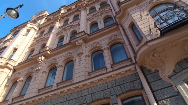 В поисках работ Ульяны Полоз. Часть 1. Кирочная, 24.  Дом Бака.
