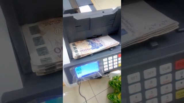 COMPTEUSE VALORISATRICE ET DETECTEUR  DE FAUX BILLETS CFA XOF смотреть онлайн