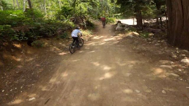 Road Trip // Summers, Siemens, McKee, Bouchard смотреть онлайн