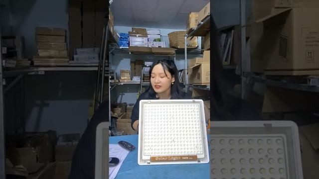 Thanh lý đèn năng lượng mặt trời tồn kho giá rẻ hôm nay