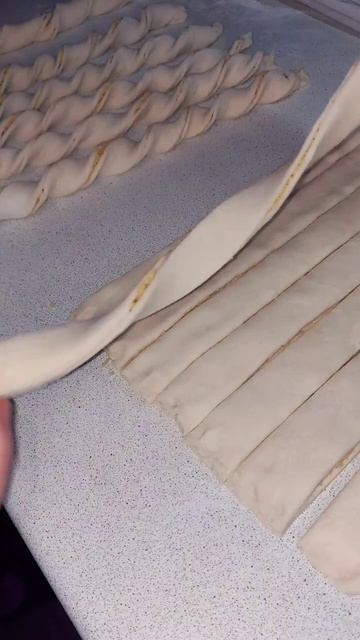 Сырные палочки из слоеного теста🧀 #food #рецепт #перекус #cooking #вкусно смотреть онлайн