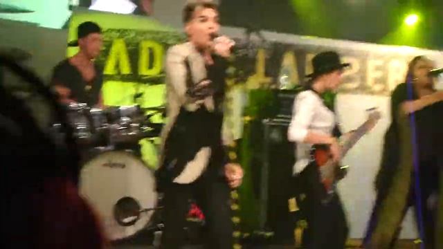 Caulfield Guineas 13102012 - Adam Lambert - Never Close Our Eyes смотреть онлайн