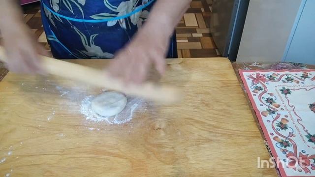 Самый простой рецепт тонкого лаваша. Мука + кипяток. Получается у всех. Попробуйте. смотреть онлайн