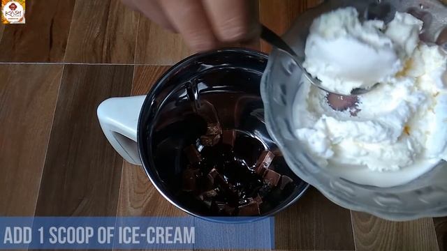 KITKAT MILKSHAKE | टेस्टी और हेल्दी किटकैट शेक | KIT KAT CHOCO SHAKE WITH ICE CREAM