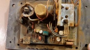 И в этом маленьком приборчике из СССР. Есть Палладий. Золото. Серебро. Разборка.