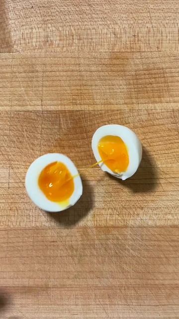 i tried the viral hot pot instant ramen hack... #shorts смотреть онлайн