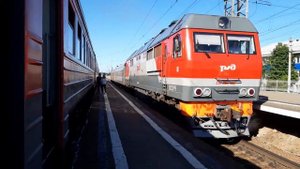 Тепловоз ТЭП70БС-302 с пригородным поездом "Александров 1-Иваново "