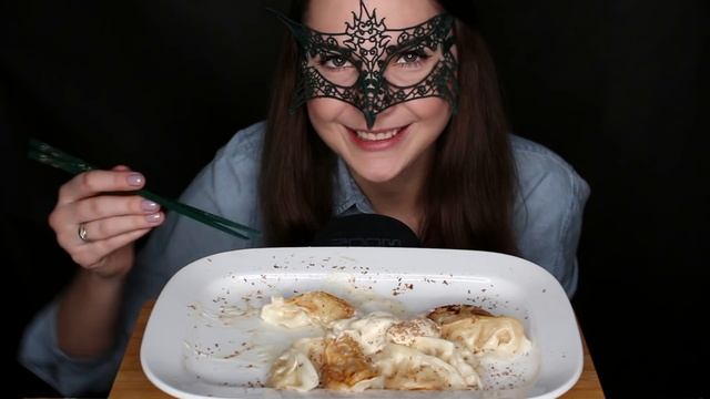 АСМР Японские пельмени с яблоком/ASMR Mukbang APPLE Dumplings & ICE CREAM *EATING SOUNDS* смотреть онлайн