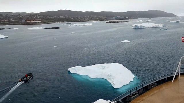 Sarap maligo sa snowy beach sa Pond Inlet, Canada | Gala sa minus 6 degree Celcius смотреть онлайн