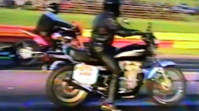 1977 Kawasaki KZ LTD vs Buell Dragbike смотреть онлайн