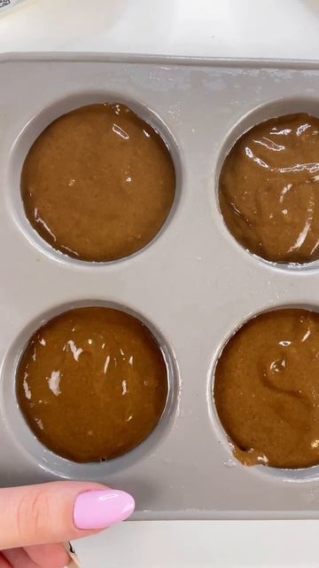 Полезные шоколадные капкейки 🧁 Рецепт в комментариях! смотреть онлайн