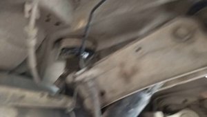 Донг фенг с30...задняя подушка балки оторвана
