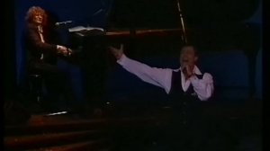 «Белеет мой парус», исполняет Николай Караченцов