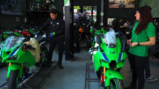 Unboxing Ninja ZX-6R y Ninja ZX-10R 2024 40 Aniversario