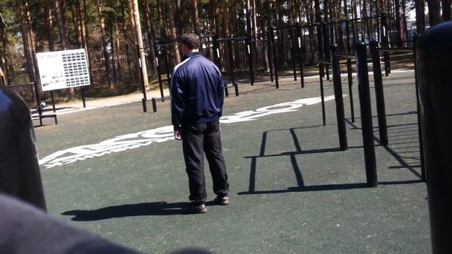 дед танцует, как Медведев