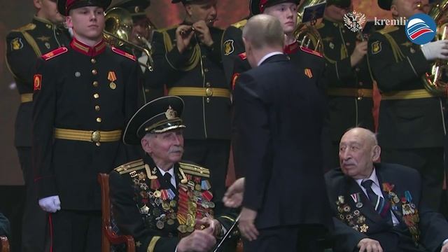 Живые легенды: юбилейные медали ветеранам за 80 лет Победы