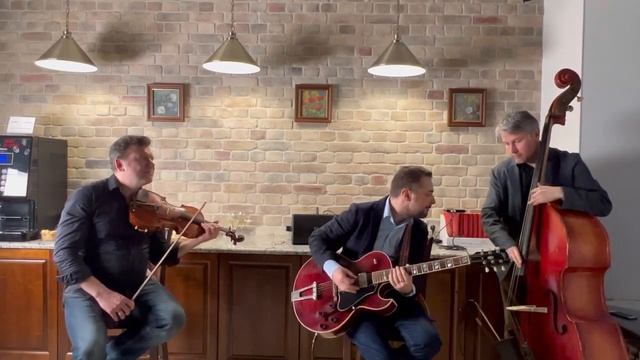 Весна начинается с джаза. Джазовый квартирник Gypsy Jazz Trio в Бутик отеле "Северный цветок" смотреть онлайн
