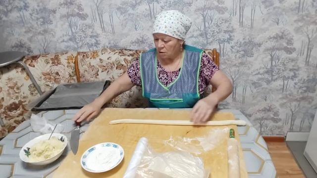 Готовка на кухне // леплю вареники 🥟 🥟 🥟// что с картошкой????🥔🤔// смотреть онлайн