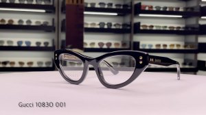 Примерка женской модели очков для зрения Gucci 1083O 001 из Италии в салоне СтокОптика