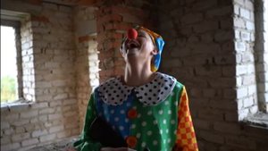 смотрю черри дэди шоу про сумашедшие клоуны жизнь под угрозой смотрю 4 серию
