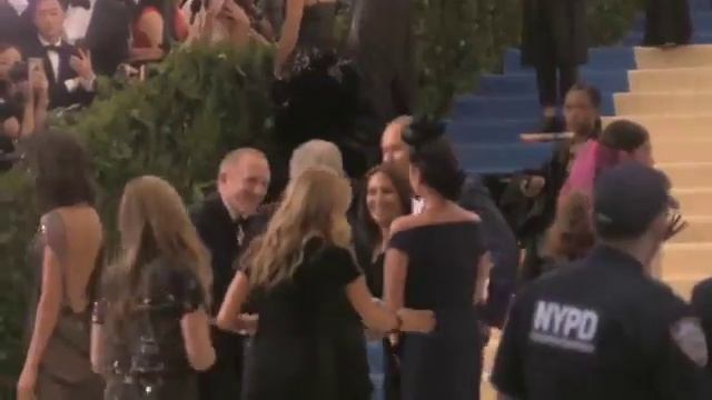 Kendall Jenner - Met Gala (2018) [HD]. смотреть онлайн