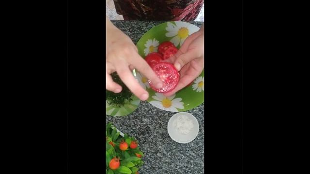 #short вкусные помидоры с чесноком и зеленью 🍅🍅/tuzlangan pomidor. смотреть онлайн